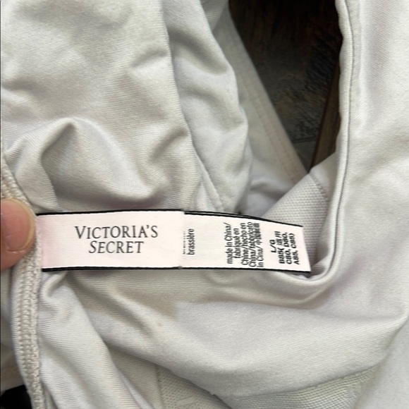 Victoria's Secret Cream Sports Bra with Wide Straps - Picture 5 of 6